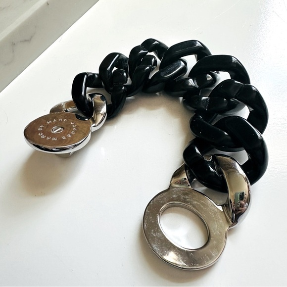 Marc By Marc Jacobs Vintage Chunky Turnlock Bracelet - Picture 2 of 5
